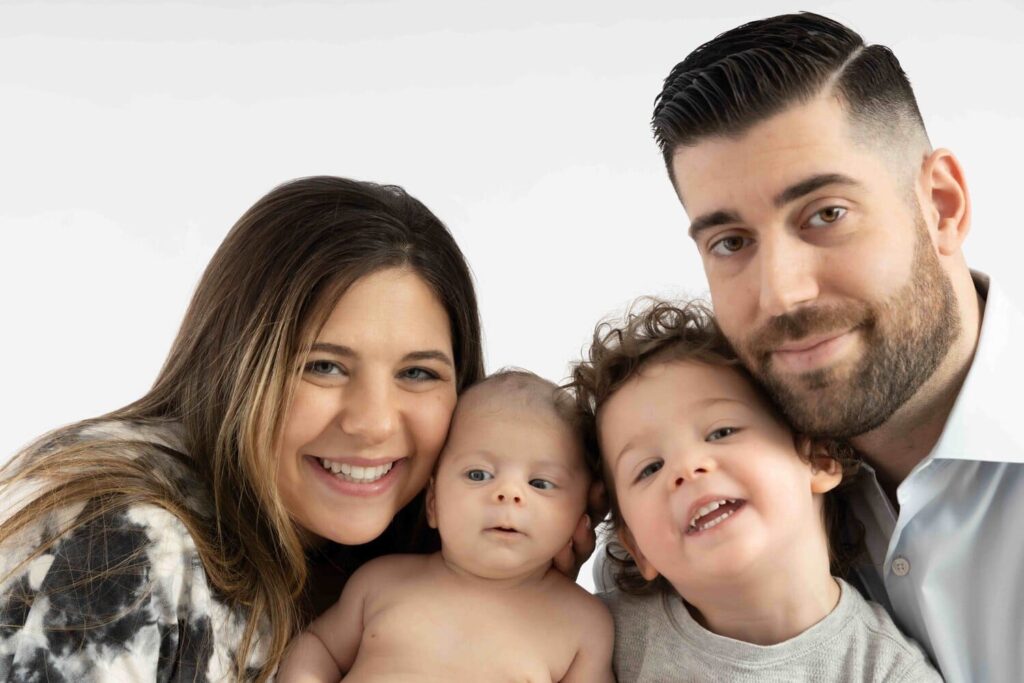 Baby Photographer Toronto – Your Guide to Timeless Infant Portraits