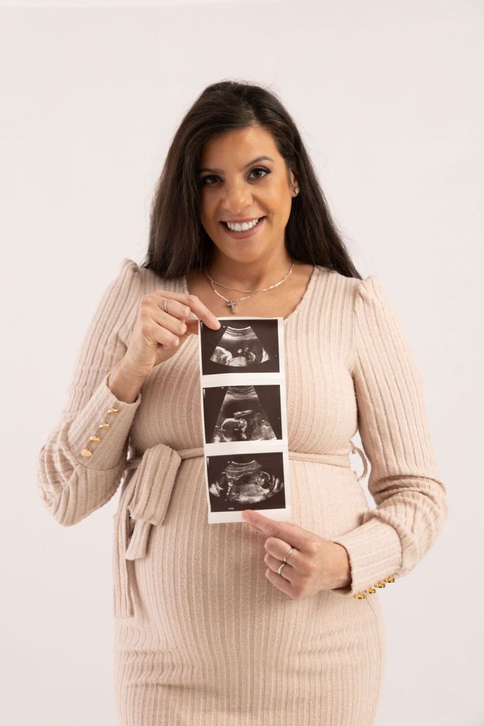 Maternity Photoshoot Ideas & Poses